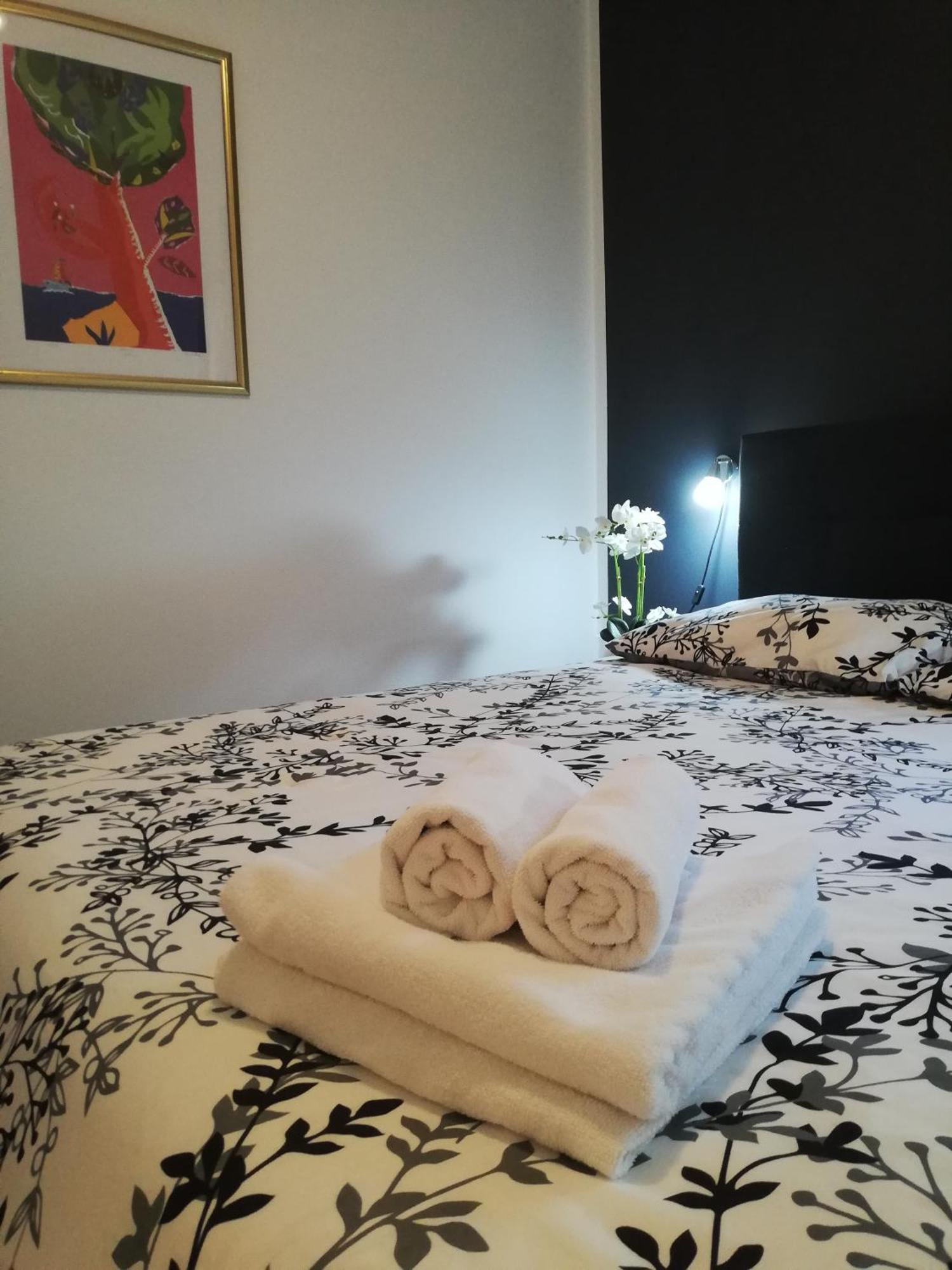 Apartments Poretti For 2,In Center Parking Free In The Yard,6 Min Beach Walk Rovinj Ngoại thất bức ảnh