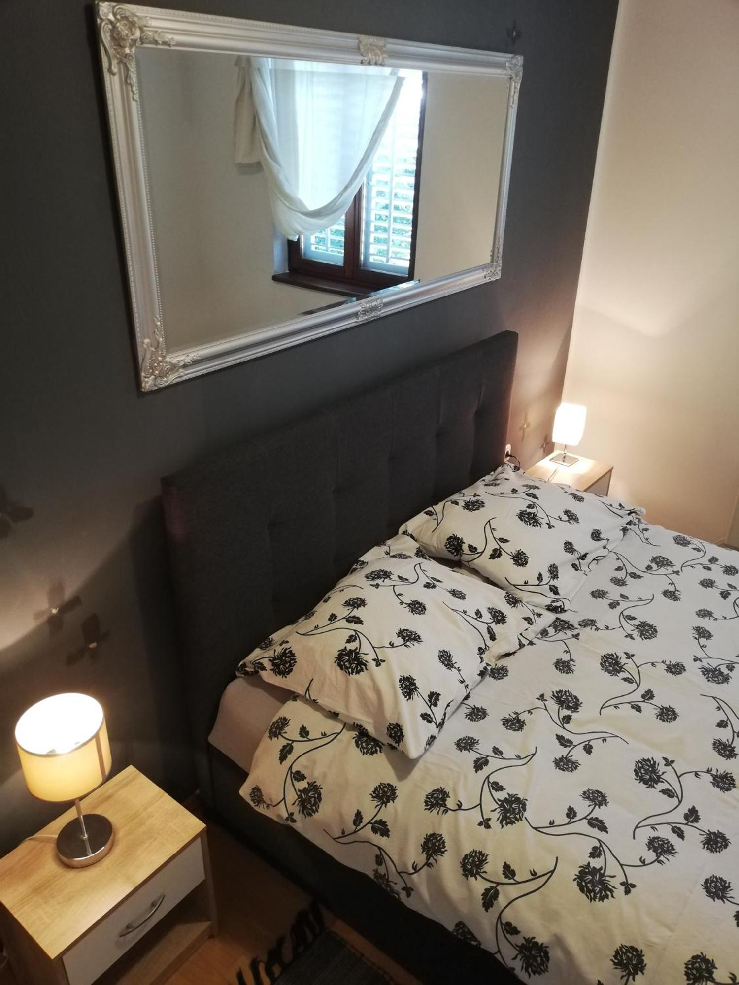 Apartments Poretti For 2,In Center Parking Free In The Yard,6 Min Beach Walk Rovinj Ngoại thất bức ảnh